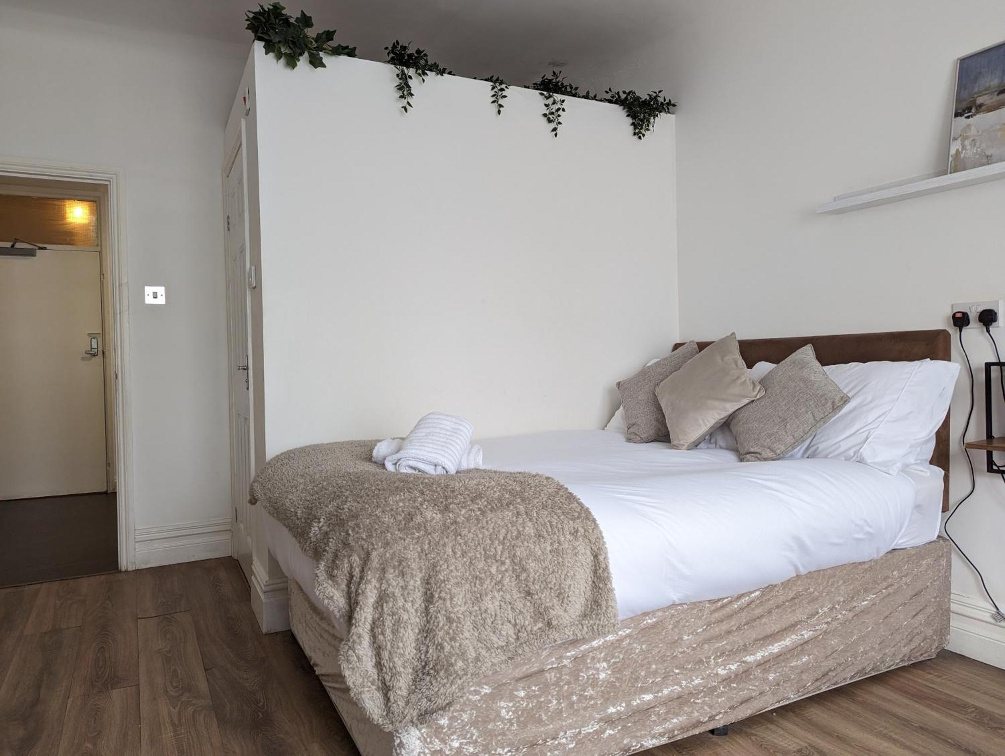 Serene 1 Bedroom Flat In Roath Cardiff Esterno foto